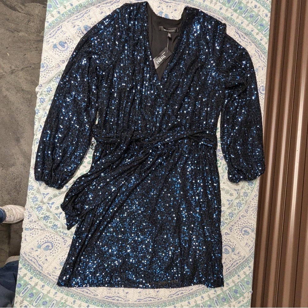 Old Hollywood Glam Blue Sequin Wrap Mini Dress White House Black Market NWT L - Picture 5 of 12